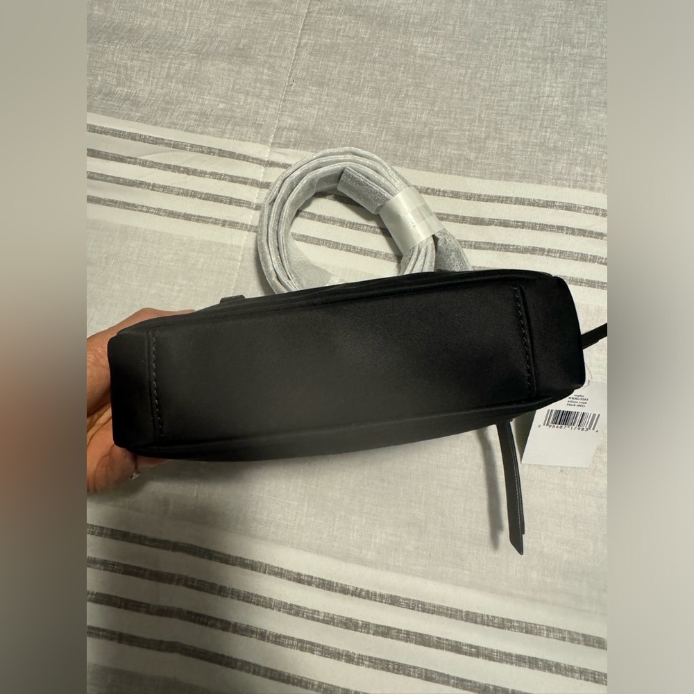 Kate Spade Wilson Road Black Nylon Fanny Medium Belt
Bag NWT - Picture 5 of 8